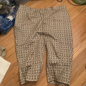 Size 16-18 capris for women never worn